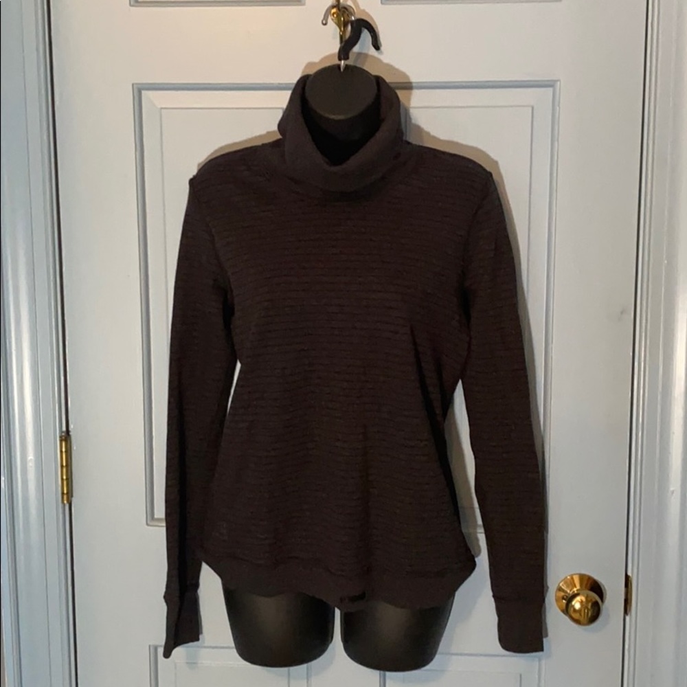Lululemon top